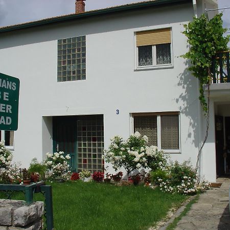 Apartments And Rooms Mirjana Бибинье Экстерьер фото
