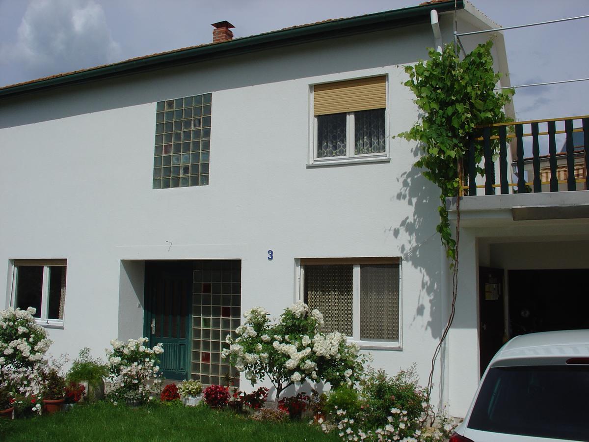 Apartments And Rooms Mirjana Бибинье Экстерьер фото